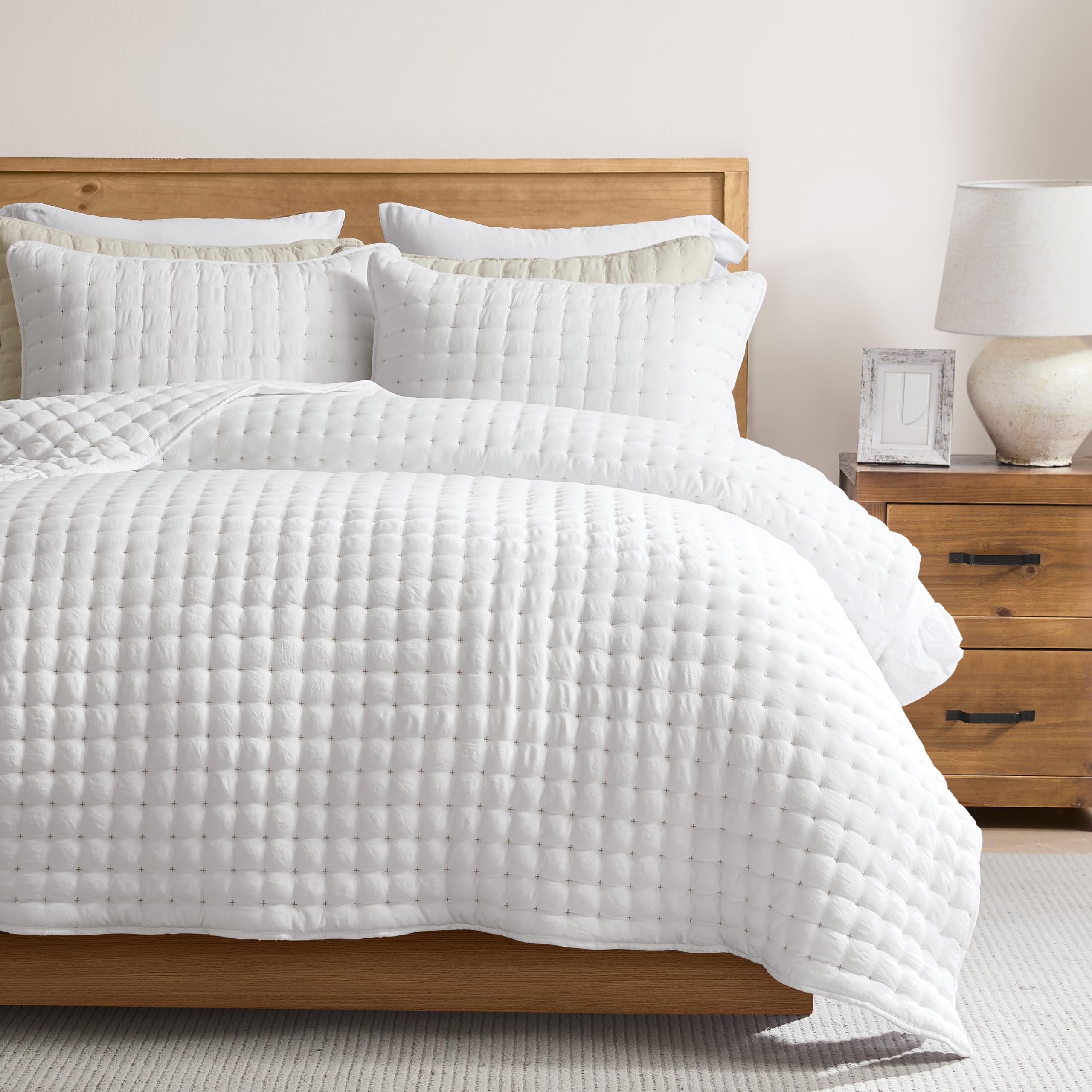 As-Is WDCOZY White Queen Size Lightweight Soft Quilt Bedding Set with Shams 3 Pieces Retail $44.00