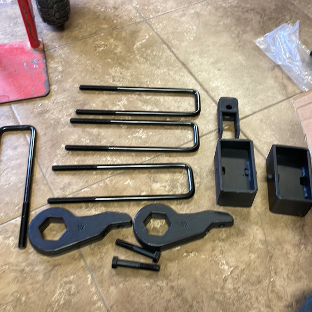 EVIL ENERGY 1-3 Front3 Rear Leveling Lift Kit for 99-07 SilveradoSierra 1500 4WD Retail $87.00