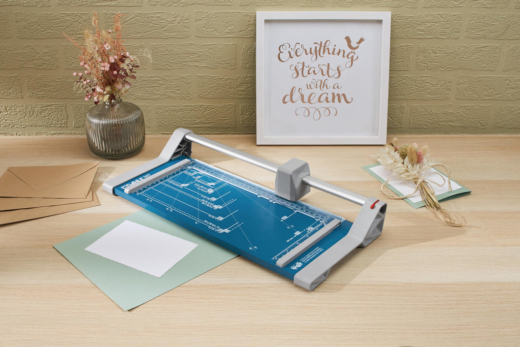 Cut 7-Sheet Capacity Rotary Paper Trimmer - Blue