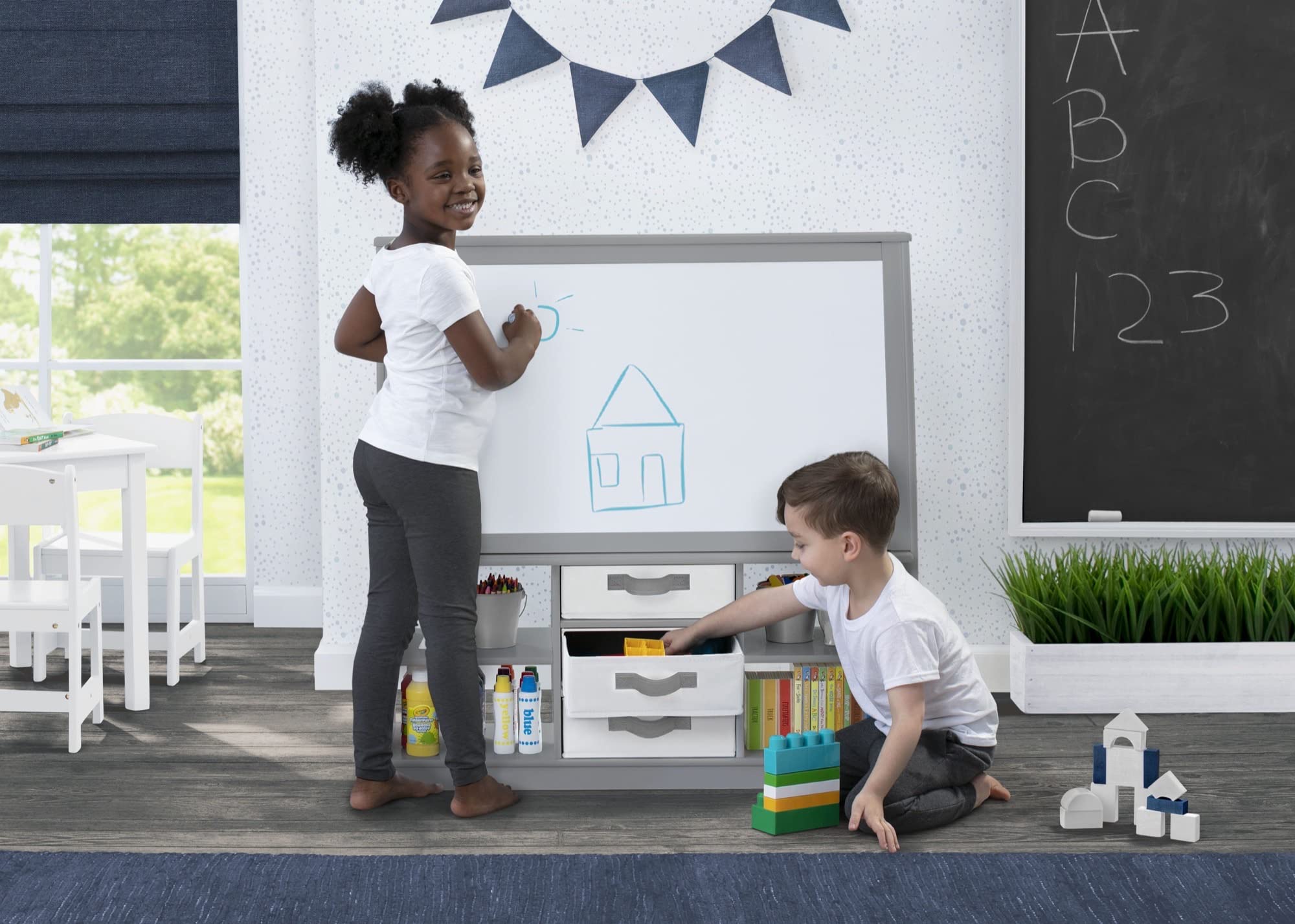 New Delta Children Double-Sided Easel w Storage Unit - Grey Childrens Easel