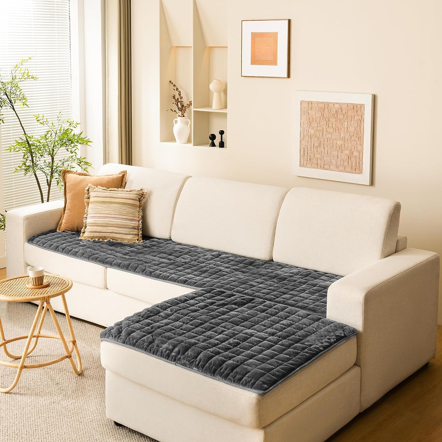 New Allisandro Waterproof Non-Slip Pet Mat - Dog Sofa Cover 32x32 Retail $29.00