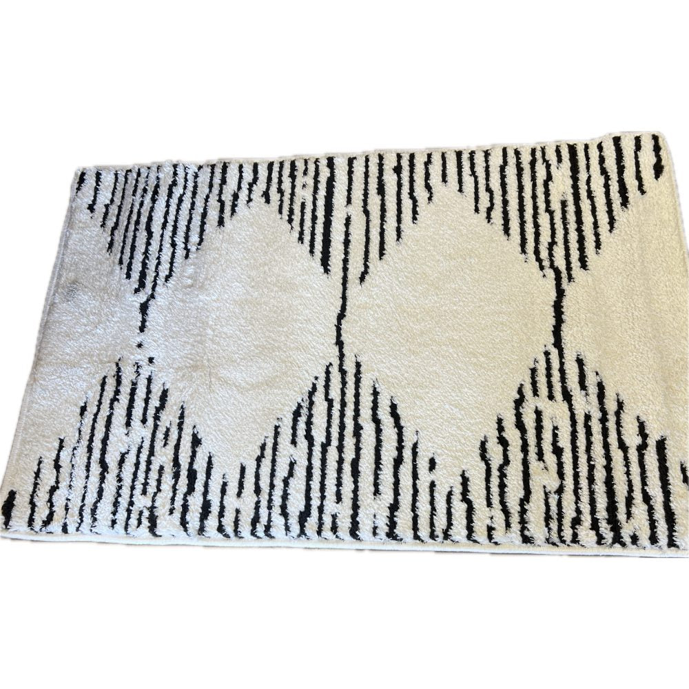Geometric Pattern Bath Mat - Black and White 24 x 34 inches