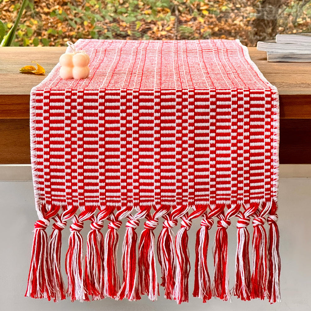 White Scarlet Red Farmhouse Woven Table Runner 104 Inch Retail $29.00