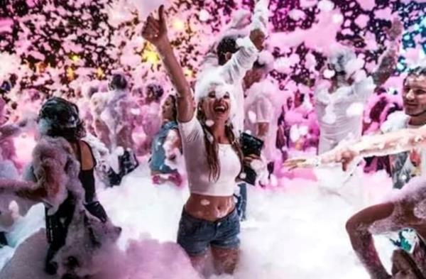 W High Power Foam Machine for Parties and Outdoor Events