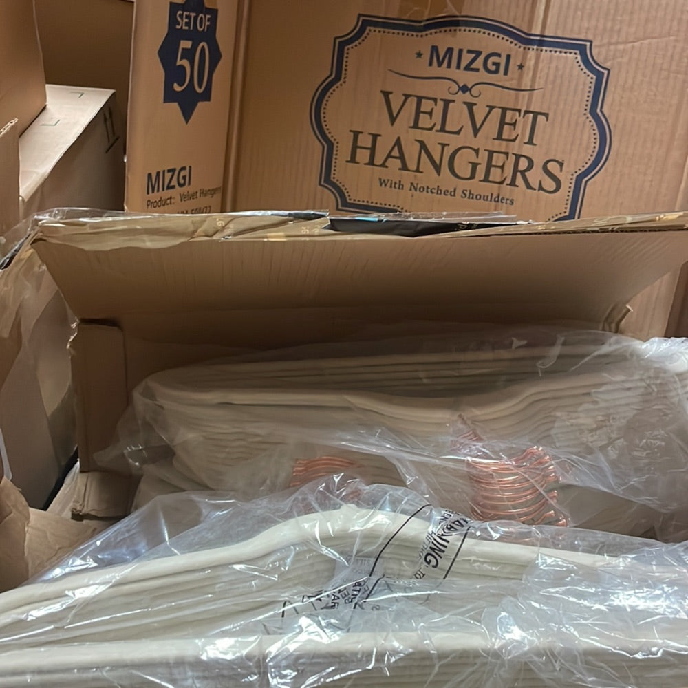 MIZGI Premium Velvet Hangers (50 Pack) Heavy Duty - Non Slip Felt Hangers - Velvet Suit Hanger Ivory - Rose Gold Hooks,Space Saving Clothes Hanger