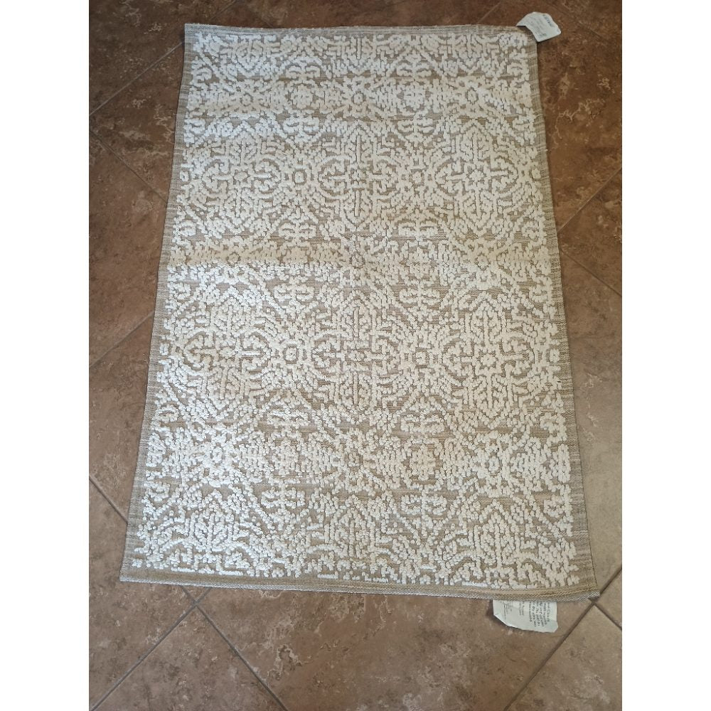 Mohawk Home BeigeWhite Geometric Accent Rug 20x34 Inches