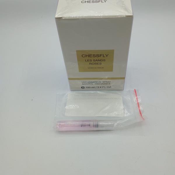 Les Sands Roses Eau de Parfum Natural Fragrance 100ml  3.4 FL.OZ. Retail $45.00